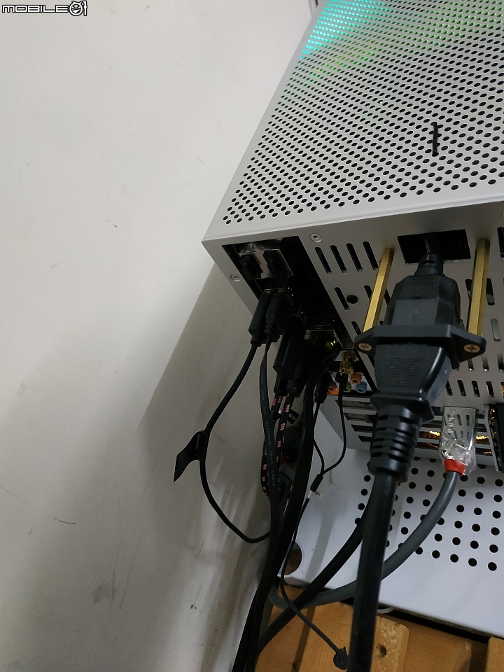 點我看大圖 颱風假前夜,A1移機酷魚S5 (16公升ITX=>13公升 MATX機殼)