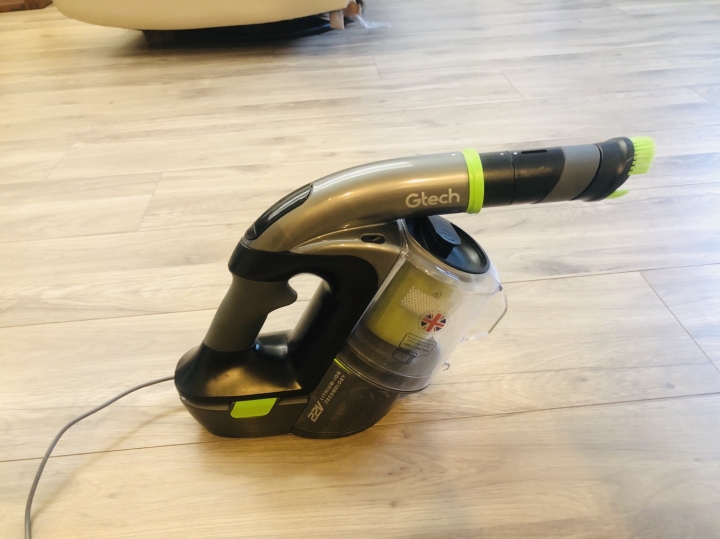 (LG A9+吸拖) + Bissell 1132L吸拖二合一 + IRobot5系列 + Philips 6132 + 小綠使用心得