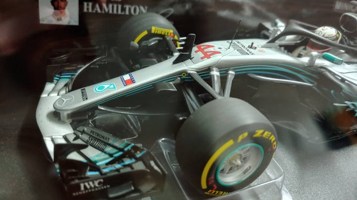 [開箱]MINICHAMPS 1/18 MERCEDES  W09   L.HAMILTON