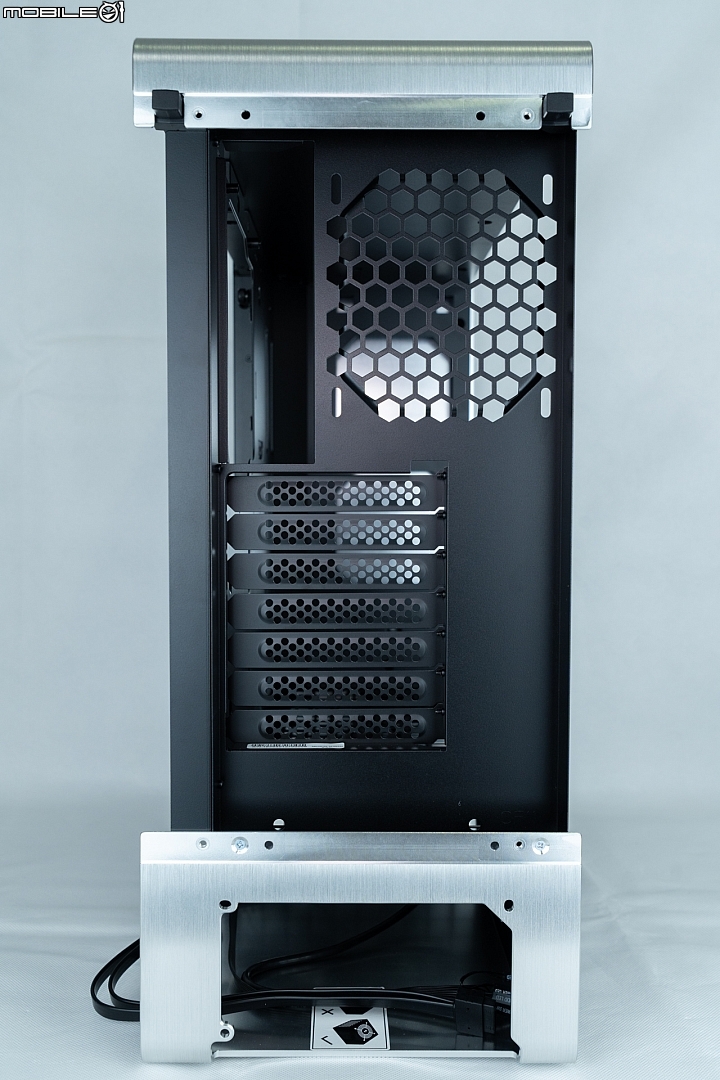 點我看大圖 時尚典雅、絲絲入扣 INWIN 905 開箱