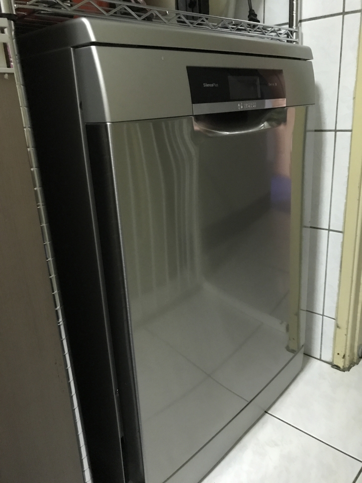 BOSCH 獨立式洗碗機開箱 (SMS88MI01X)