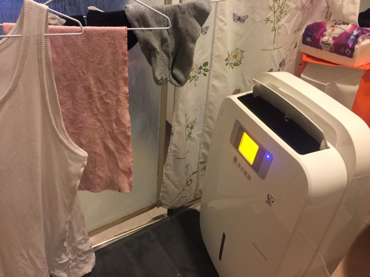 【開箱】威技12公升除濕機，我終於可以揮別霉味啦！