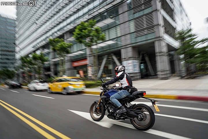 2019 HONDA CB300R 試駕 極輕量運動街跑誕生