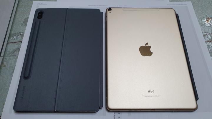 Samsung Galaxy Tab S6 霧岩灰 多圖開箱 內有與I pad pro 10.5簡單比對 無筆電大挑戰！《Samsung Galaxy Tab S6》讓你行動辦公好方便