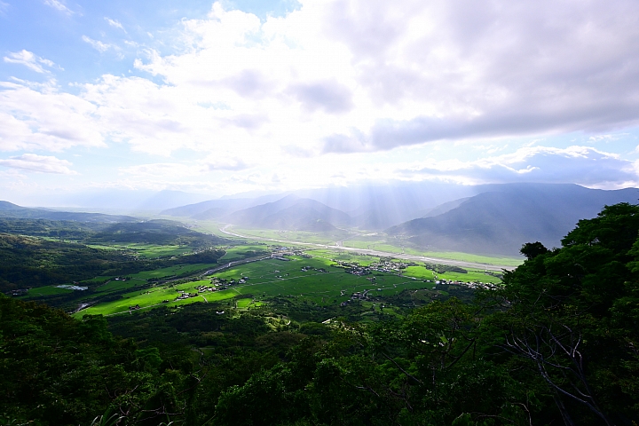 點我看大圖 六十石山實拍:旅遊只帶一顆85mm F1.8 S的可行性,算是還ok!但可能需要手機幫忙。