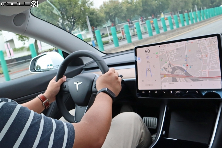 Tesla Model 3 Performance 試駕,科幻想像的現在進行式