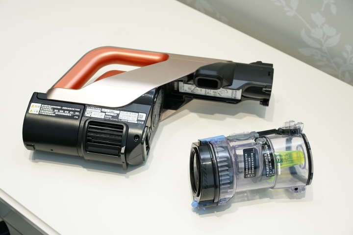 HITACHI 日立 3D立體除塵無線吸塵器(PVSJX900T) 日本原裝進口! 手持、直立式輕便吸塵器推薦!用這台吸塵器打掃毫不費力、直立式充電好方便!