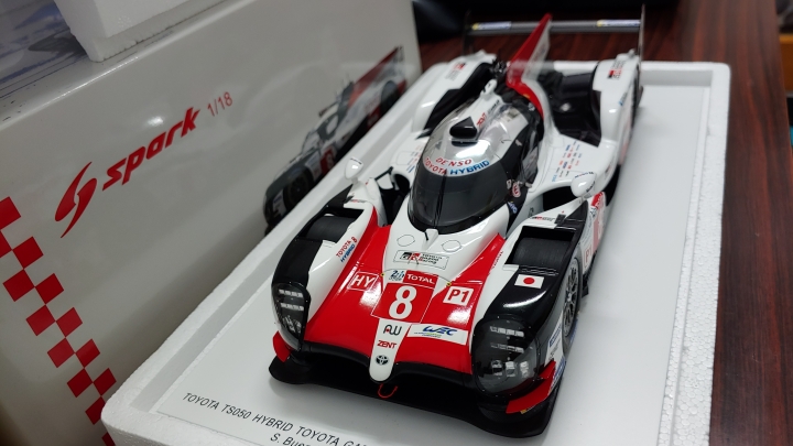 [開箱]1/18 SPARK Toyota TS050 2018