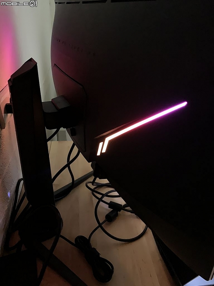技嘉撿到槍 AORUS CV27Q HBR3 新機 2K-165 曲面電競螢幕新開箱