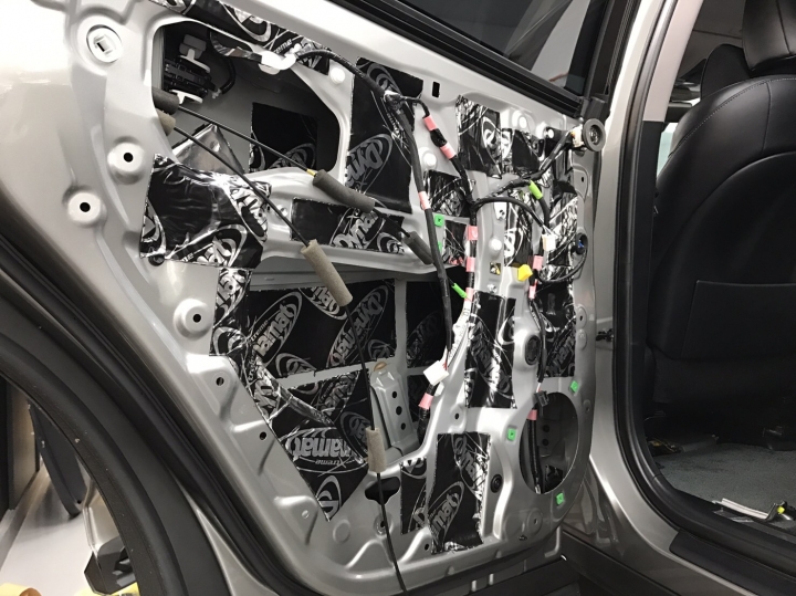 Rx200t安裝 CarPlay 後音響畢業了😅
