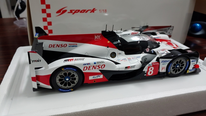 [開箱]1/18 SPARK Toyota TS050 2018