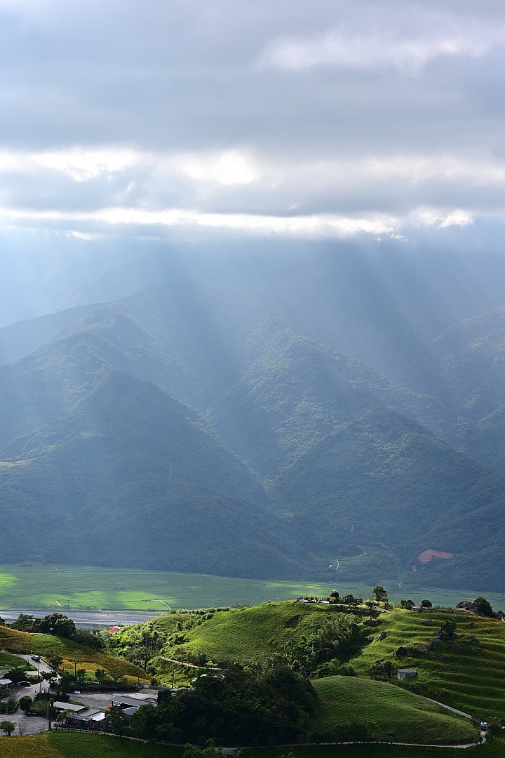 點我看大圖 六十石山實拍:旅遊只帶一顆85mm F1.8 S的可行性,算是還ok!但可能需要手機幫忙。