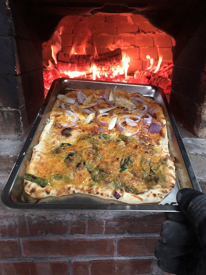 窯烤配備再升級，生火超簡單! 風雨交加的夜晚，瘋狂窯烤20個pizza!