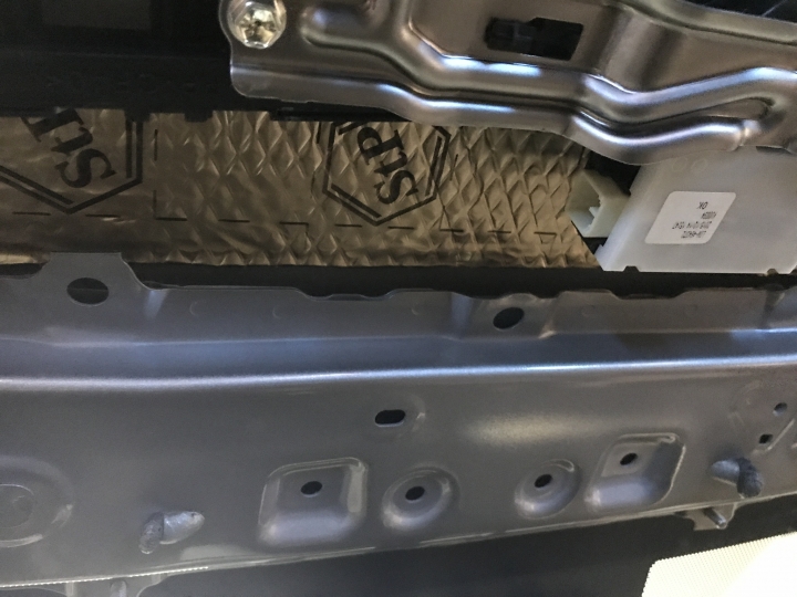 Rx200t安裝 CarPlay 後音響畢業了😅