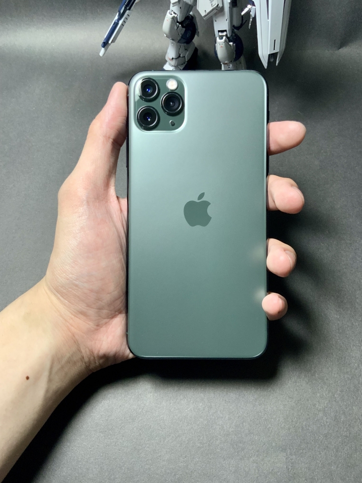 開箱 iPhone 11 Pro Max 夜幕綠首日開箱分享