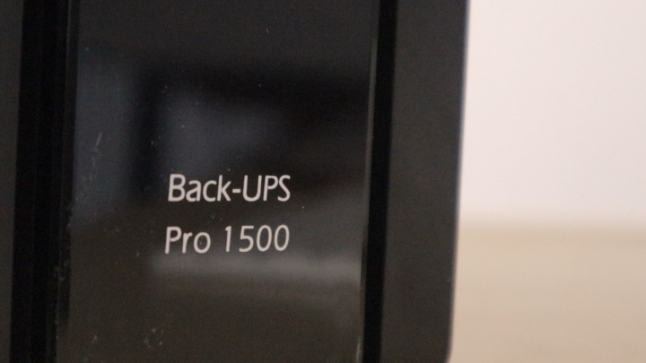 開箱 APC BR1500G-TW 在線互動式不斷電系統