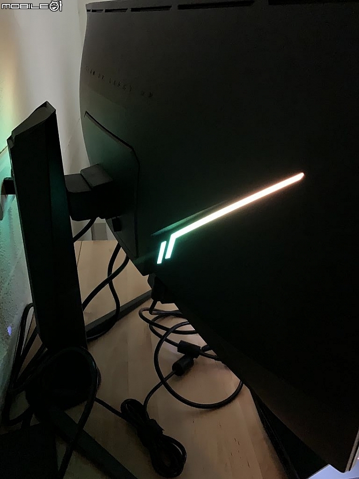 技嘉撿到槍 AORUS CV27Q HBR3 新機 2K-165 曲面電競螢幕新開箱