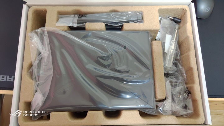 ROG GT-AC2900專業遊戲路由器（簡單開箱）