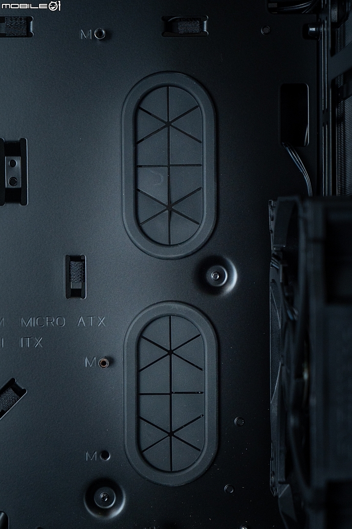 點我看大圖 穠纖合度的Evolv (? Phanteks Enthoo Evolv MATX