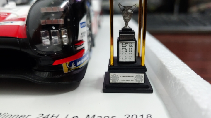 [開箱]1/18 SPARK Toyota TS050 2018
