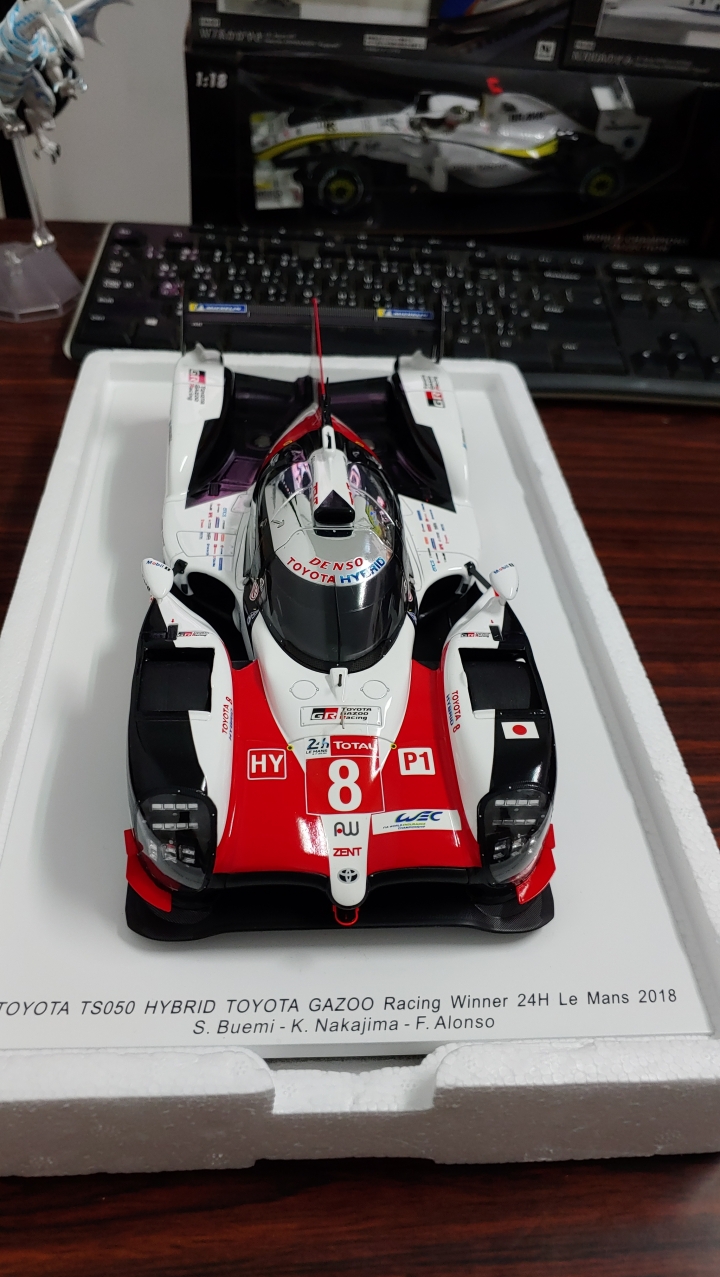 [開箱]1/18 SPARK Toyota TS050 2018