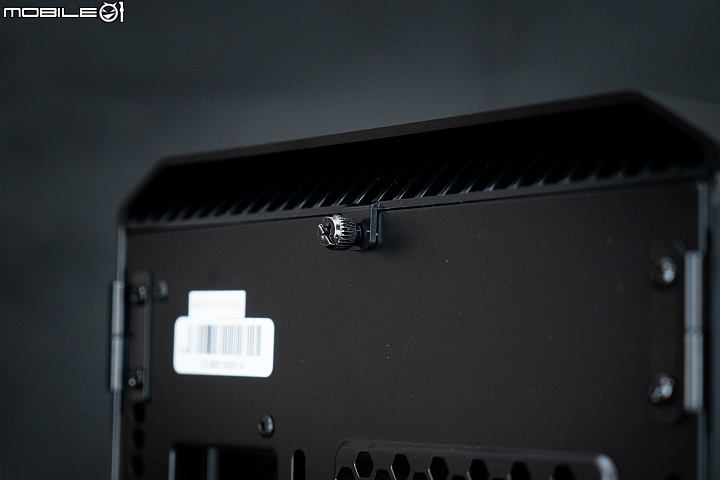 點我看大圖 穠纖合度的Evolv (? Phanteks Enthoo Evolv MATX