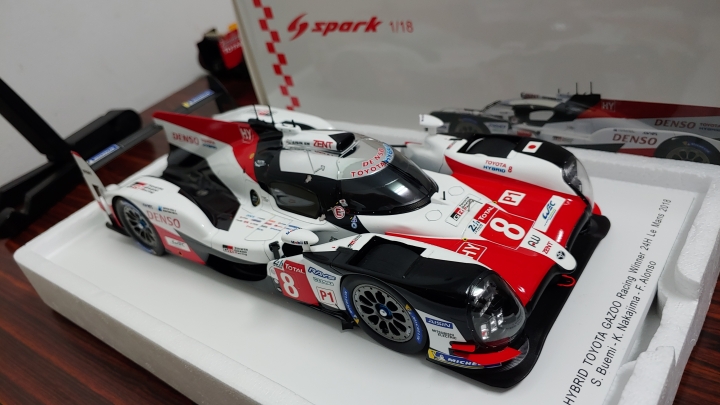 [開箱]1/18 SPARK Toyota TS050 2018