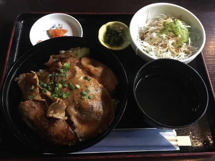 [食記] 百年古家大家，來品嚐日本沖繩美味的特產，阿古豬！