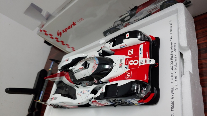 [開箱]1/18 SPARK Toyota TS050 2018