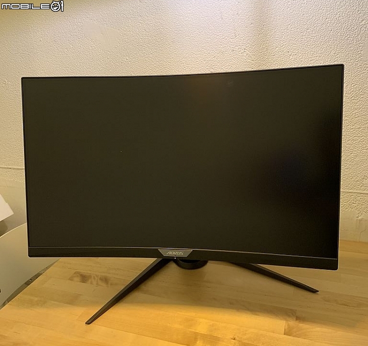 技嘉撿到槍 AORUS CV27Q HBR3 新機 2K-165 曲面電競螢幕新開箱