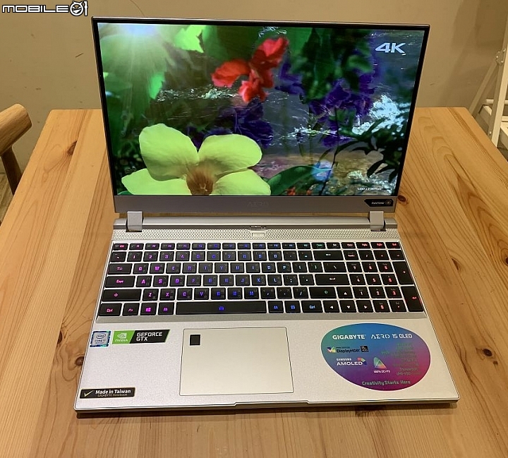點我看大圖 <開箱> 淨白超美型 AERO 15S OLED 唯一 4K AMOLED Pantone 校色設計師專用筆電
