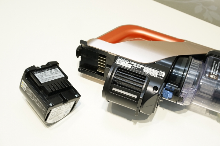 HITACHI 日立 3D立體除塵無線吸塵器(PVSJX900T) 日本原裝進口! 手持、直立式輕便吸塵器推薦!用這台吸塵器打掃毫不費力、直立式充電好方便!