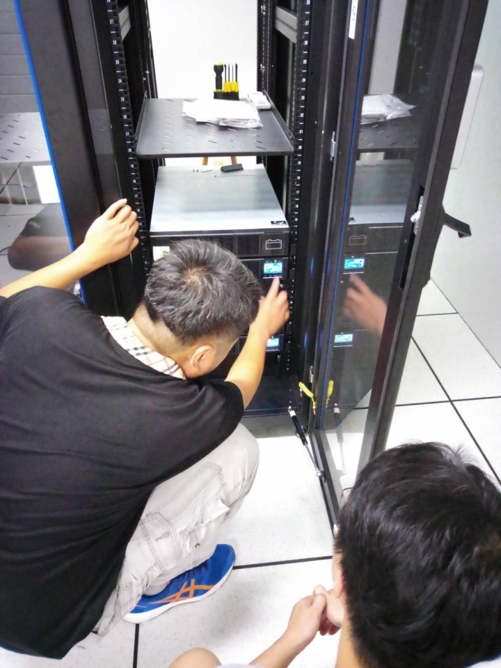 在家中自幹出一個模組化機房