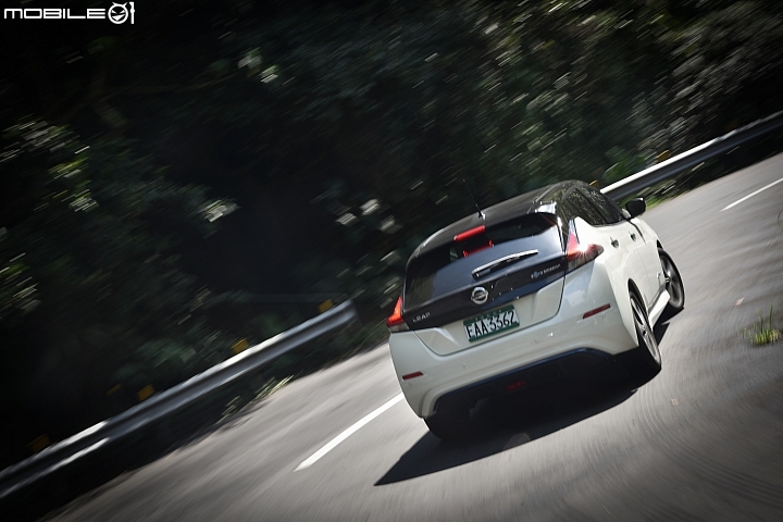 Nissan Leaf 百公里通勤實測 新奇的電動車代步體驗!