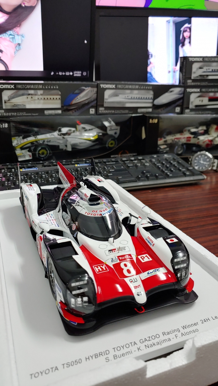 [開箱]1/18 SPARK Toyota TS050 2018