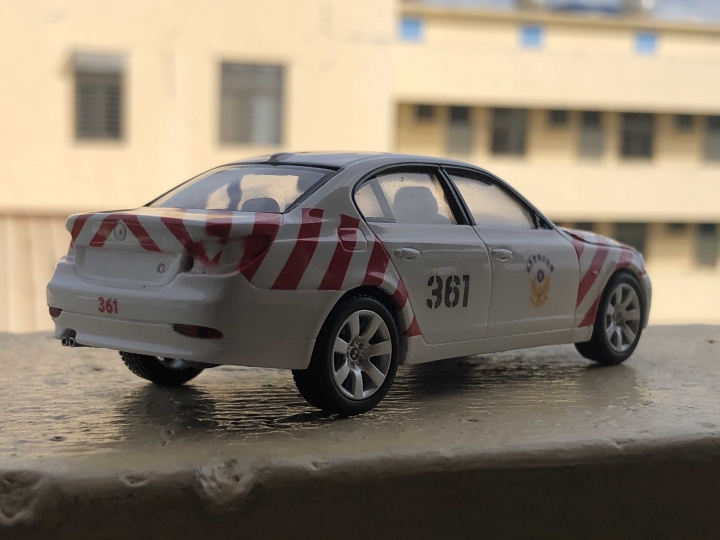 1/43 國道警察 BMW E60 紅斑馬變身紀實