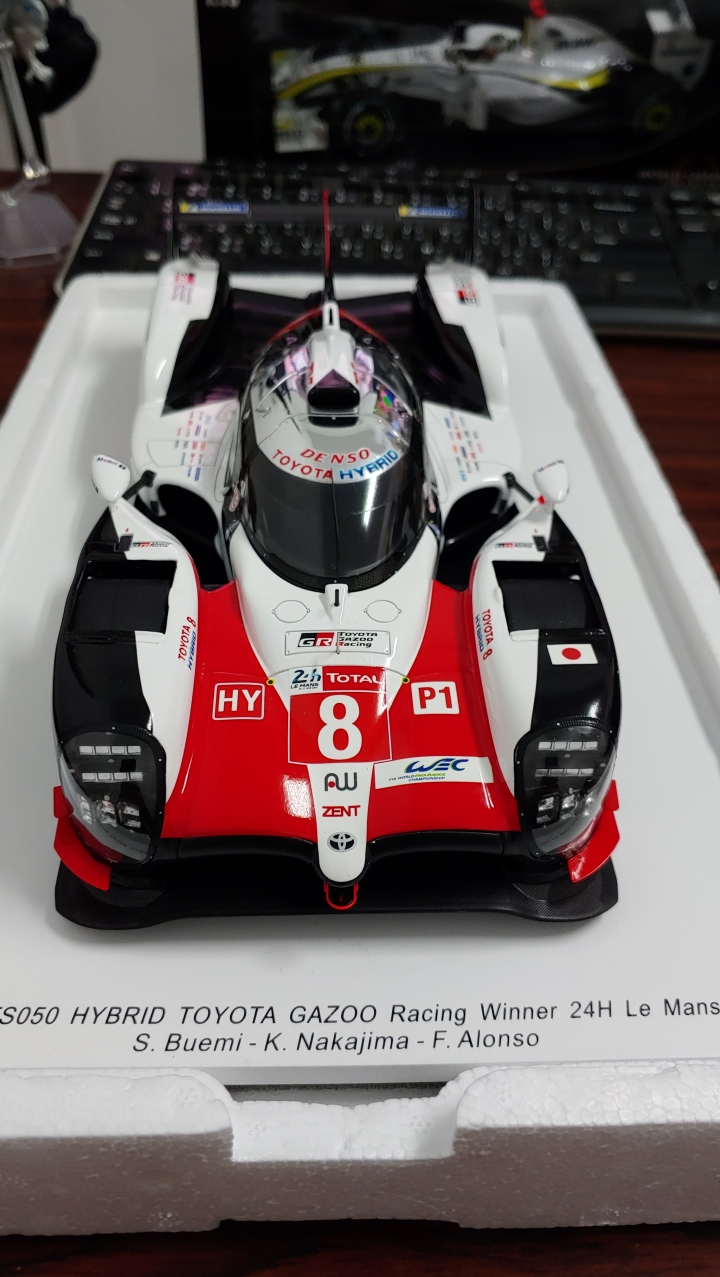 [開箱]1/18 SPARK Toyota TS050 2018