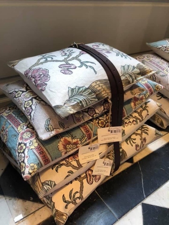 點我看大圖 【購物】 法國 巴黎|巴黎鐵塔、凱旋門、羅浮宮、凡爾賽宮、聖徒禮拜堂、瑪黑區|各大景點紀念品淺薄攻略