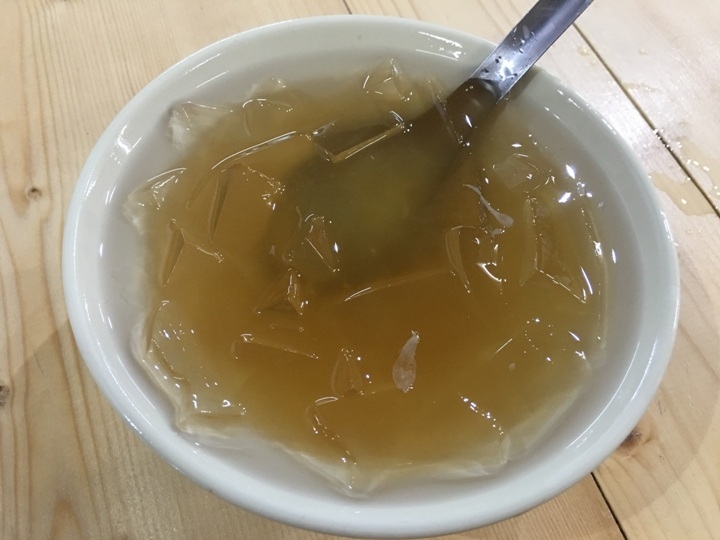 騎 單 車 ( 船 ) 遊 愛 河 、 嚐 美 食
