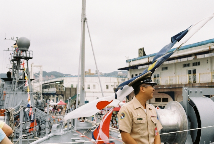 [Canon EOS 300]黑輪知性之旅[Kodak 200][50mm]