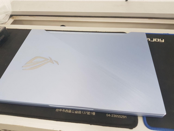 ASUS ROG GX502GV 冰河藍 開箱