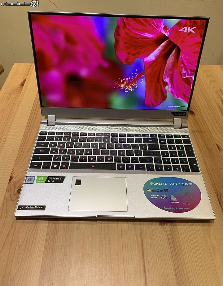 點我看大圖 <開箱> 淨白超美型 AERO 15S OLED 唯一 4K AMOLED Pantone 校色設計師專用筆電