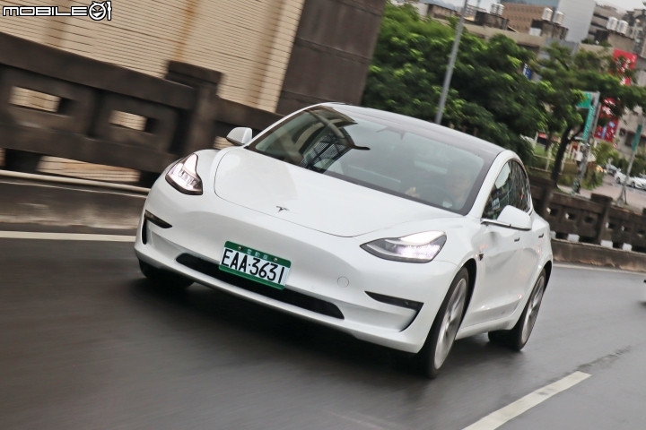 Tesla Model 3 Performance 試駕,科幻想像的現在進行式