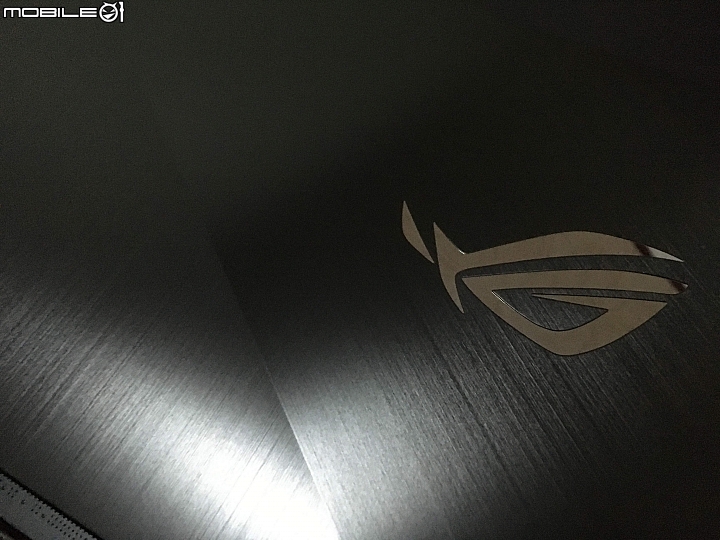 點我看大圖 終於到我家:西風之神 GX701GWR 入手心得