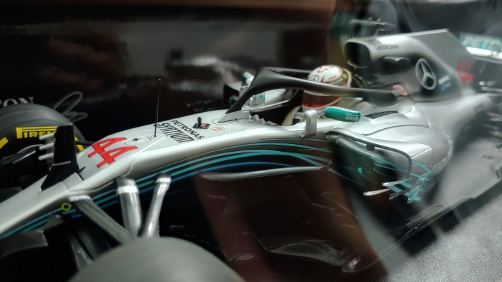 [開箱]MINICHAMPS 1/18 MERCEDES  W09   L.HAMILTON