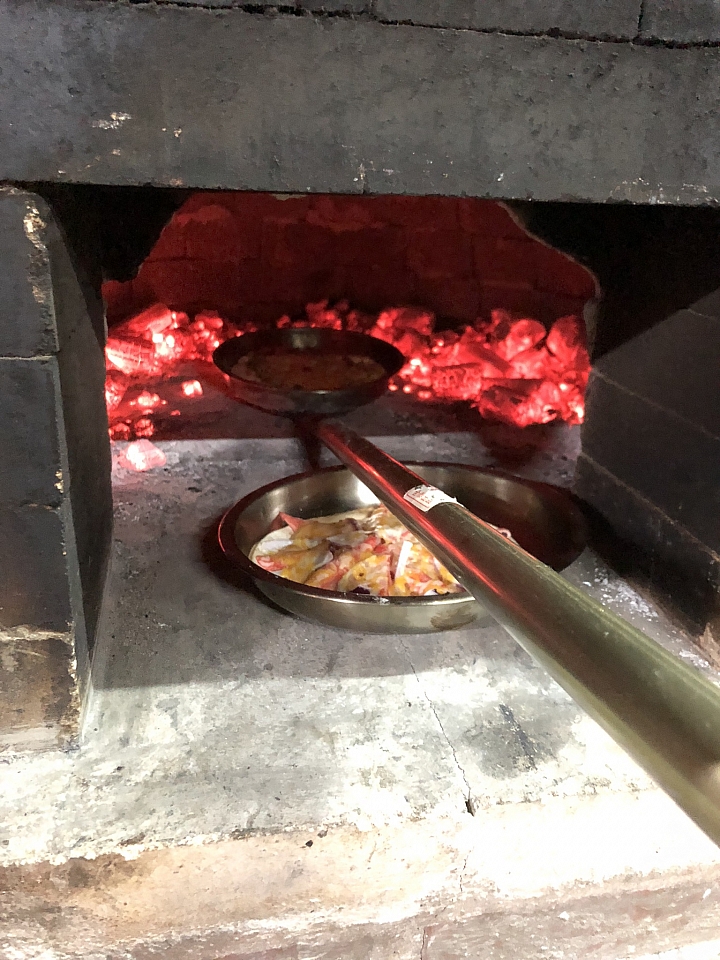 窯烤配備再升級，生火超簡單! 風雨交加的夜晚，瘋狂窯烤20個pizza!