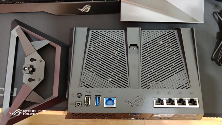 ROG GT-AC2900專業遊戲路由器（簡單開箱）