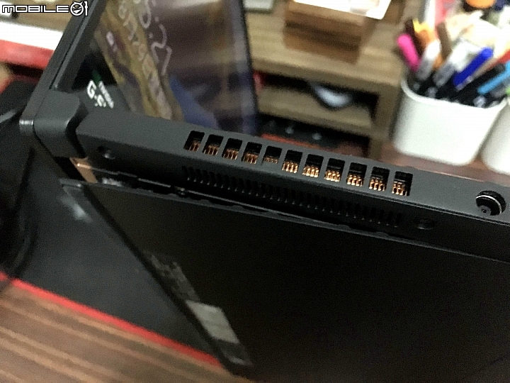 點我看大圖 終於到我家:西風之神 GX701GWR 入手心得