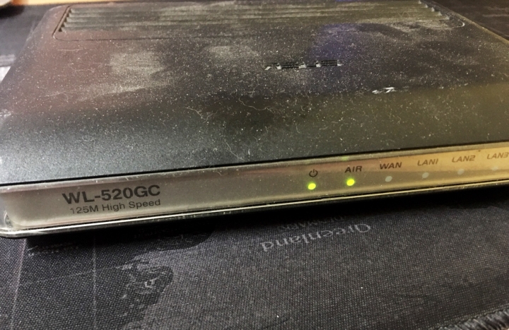 好市多賣的ASUS AC1300+無線分享器