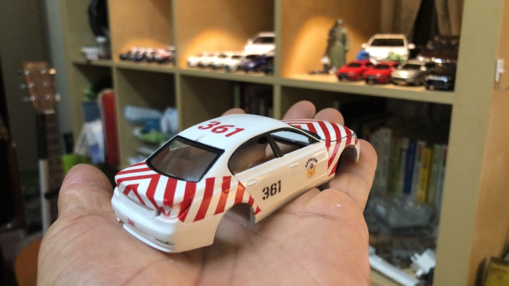 1/43 國道警察 BMW E60 紅斑馬變身紀實